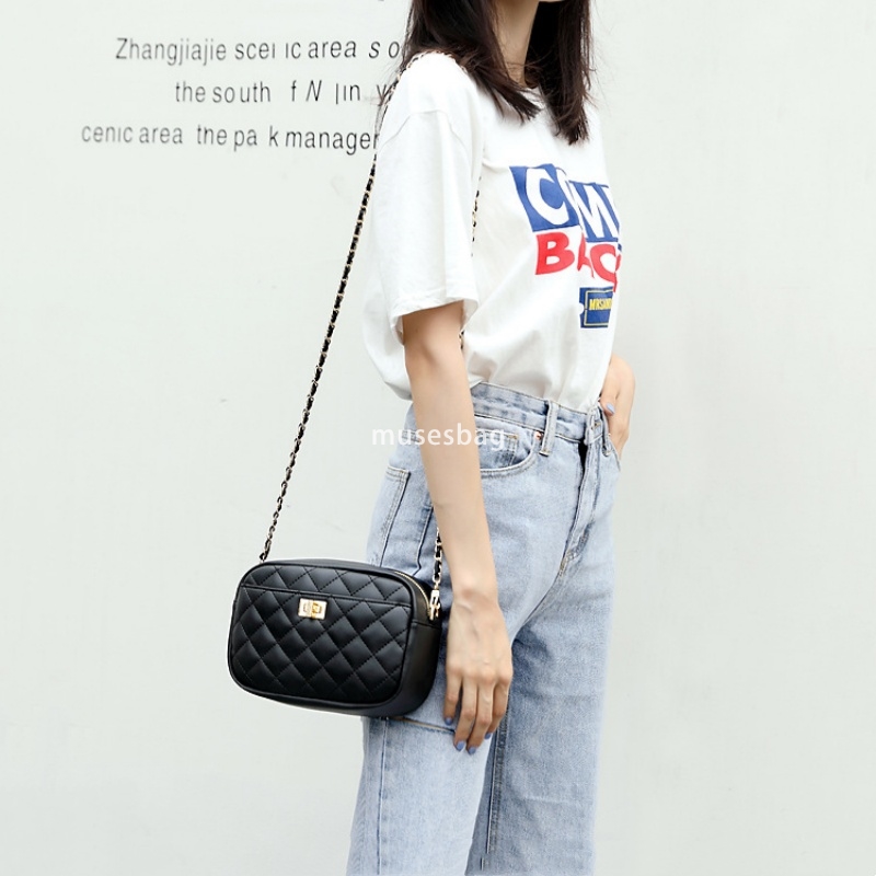 Designer women's high-quality temperament large capacity small sachet fashionable retro multifunctional shoulder bag practical small diamond cros