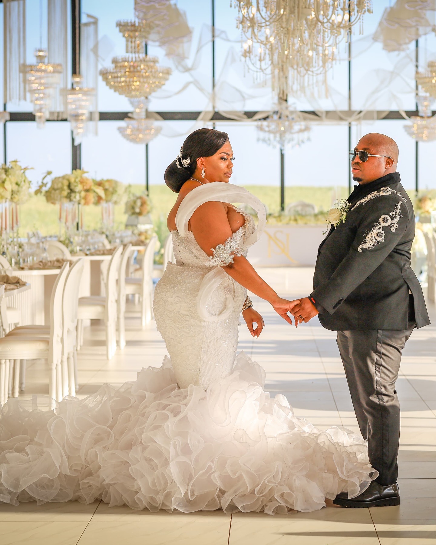 2024 Arabic Aso Ebi Plus Size White Mermaid Wedding Dresses Tiers Organza Beaded Crystals Lace Bridal Gowns Dress ZJ306