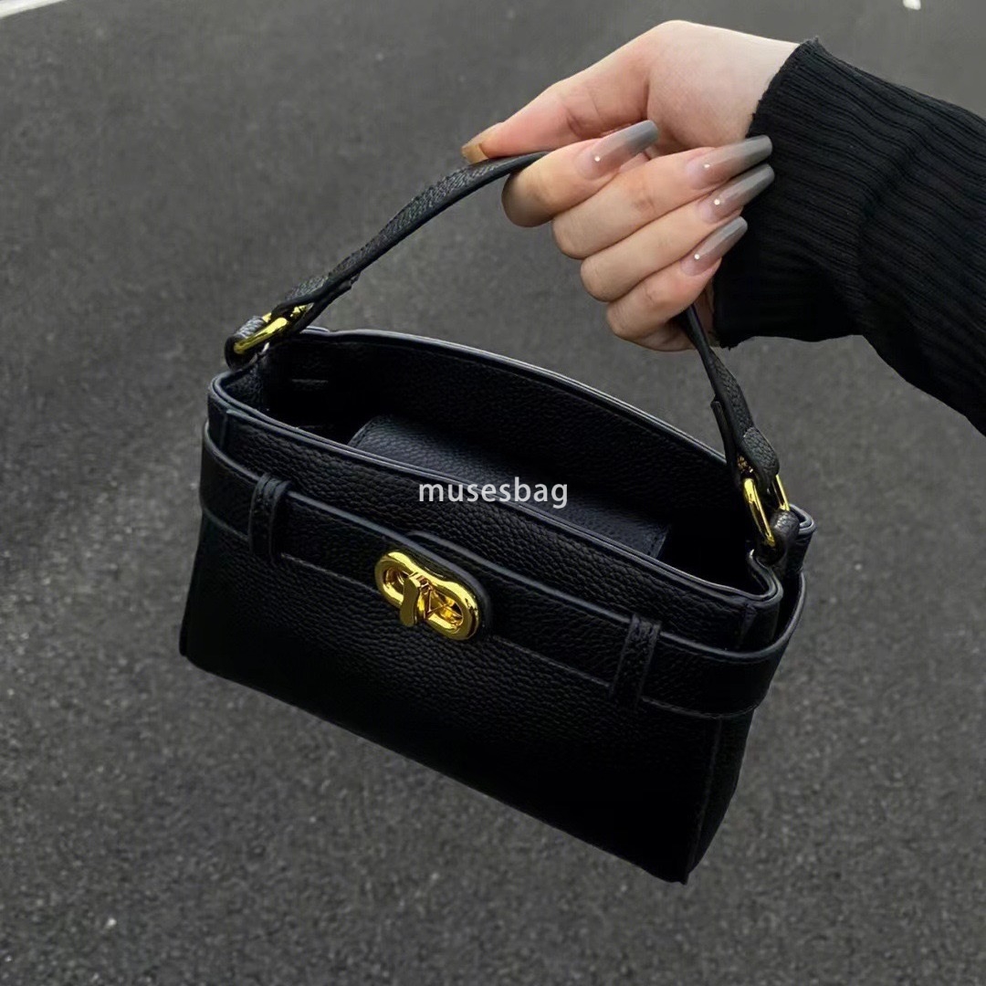Urban minimalist daily outfit bag women new high-end texture niche retro metal buckle single shoulder bag versatile commuting crossbody bag