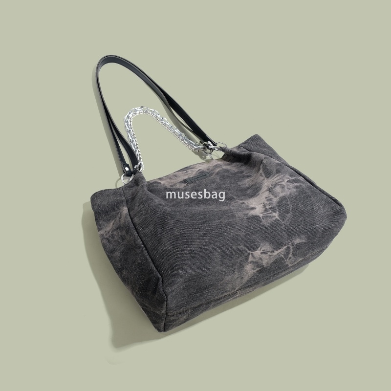 Designer Women's High Quality European and American Classic Retro Multi functional Bag Essential Fashion Heart Embossed Plush Tote Bag Large Capa