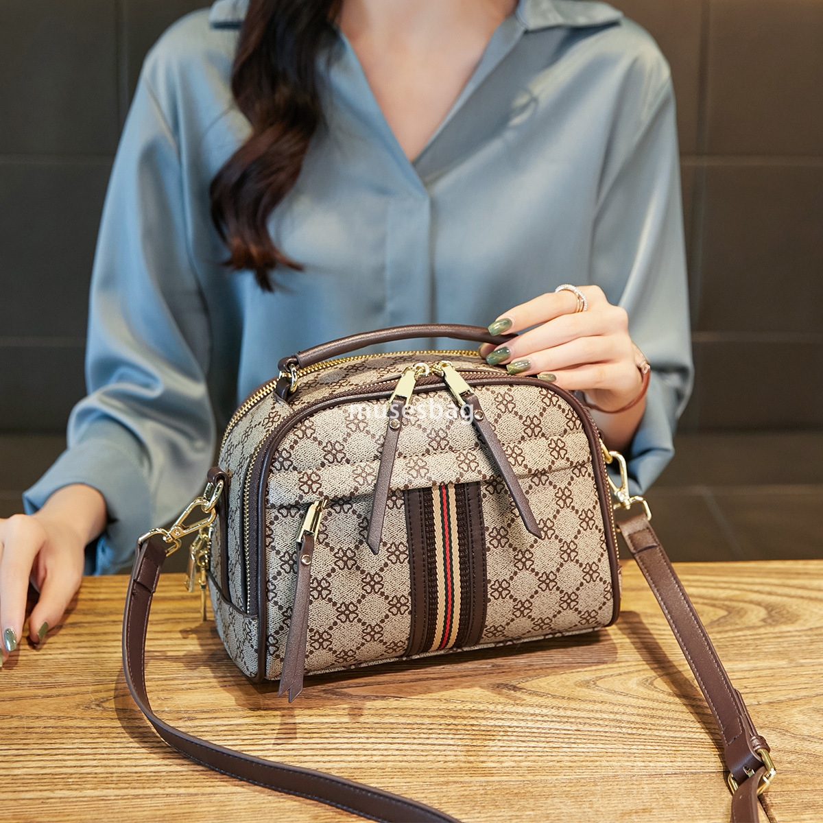 New European and American retro fashion niche design celebrity retro handbag handbag with contrasting color single shoulder women bag crossbody bag