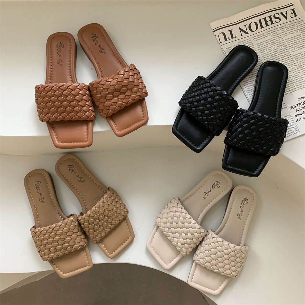 New Style designer sandals Transparent Slide Slippers Women designer shoes Fashion Summer Shoes Ladies Heeled Sandals Elegant slippers 41e