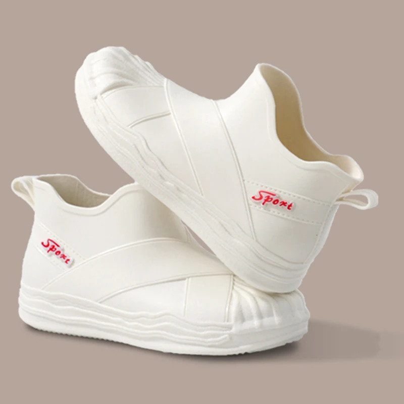 Short Fashion Rainshoes Womens Anti slip Summer Adult Thick Sole Durable Rubber Shoes Outdoor Waterproof Shoes on Rain 240618