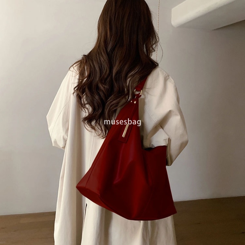 High quality women's designer red bridal bag classic retro multifunctional large capacity tote bag high-end feeling westernized shoulder bag wedd
