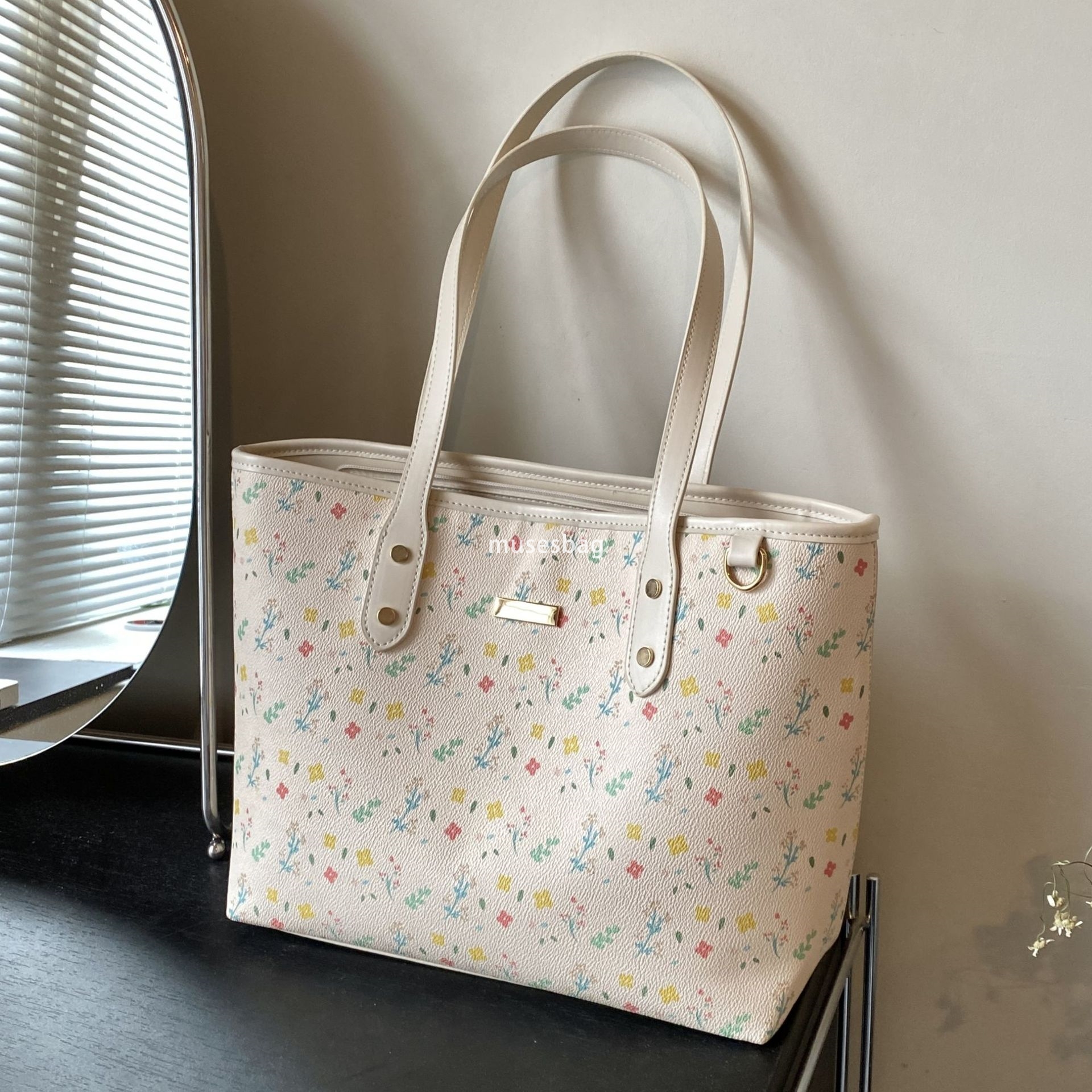 Women's tote bag PU leather strap zipper large capacity handbag fashionable business retro flower handbag student shopping printed large capacity