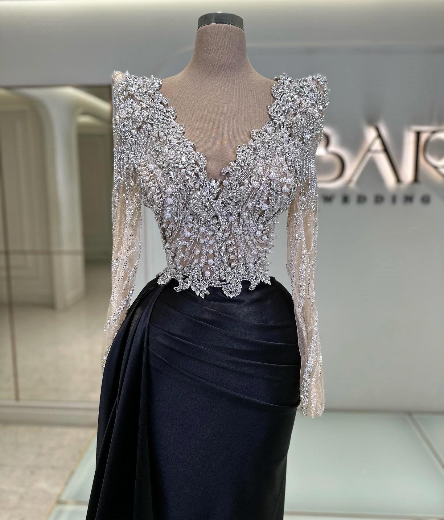 Stunning Black Mermaid Evening Dresses Sheer V Neck Stones Beading Long Sleeves Prom Dress Ruffles Custom Made Formal Dresses For Women Bc19023