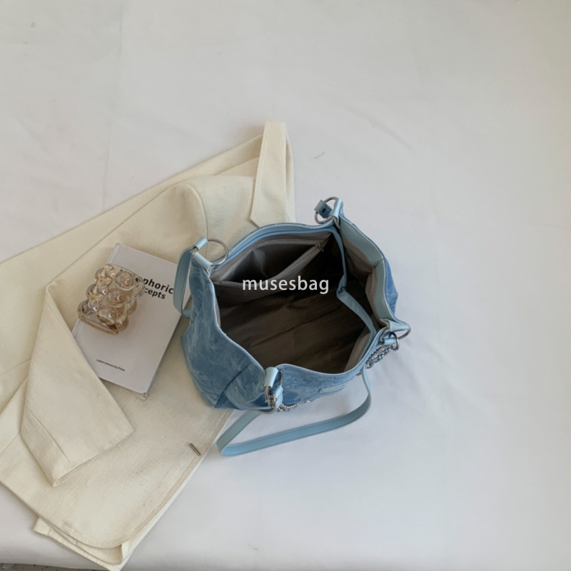 Designer Women's High Quality European and American Classic Retro Multi functional Bag Essential Fashion Heart Embossed Plush Tote Bag Large Capa