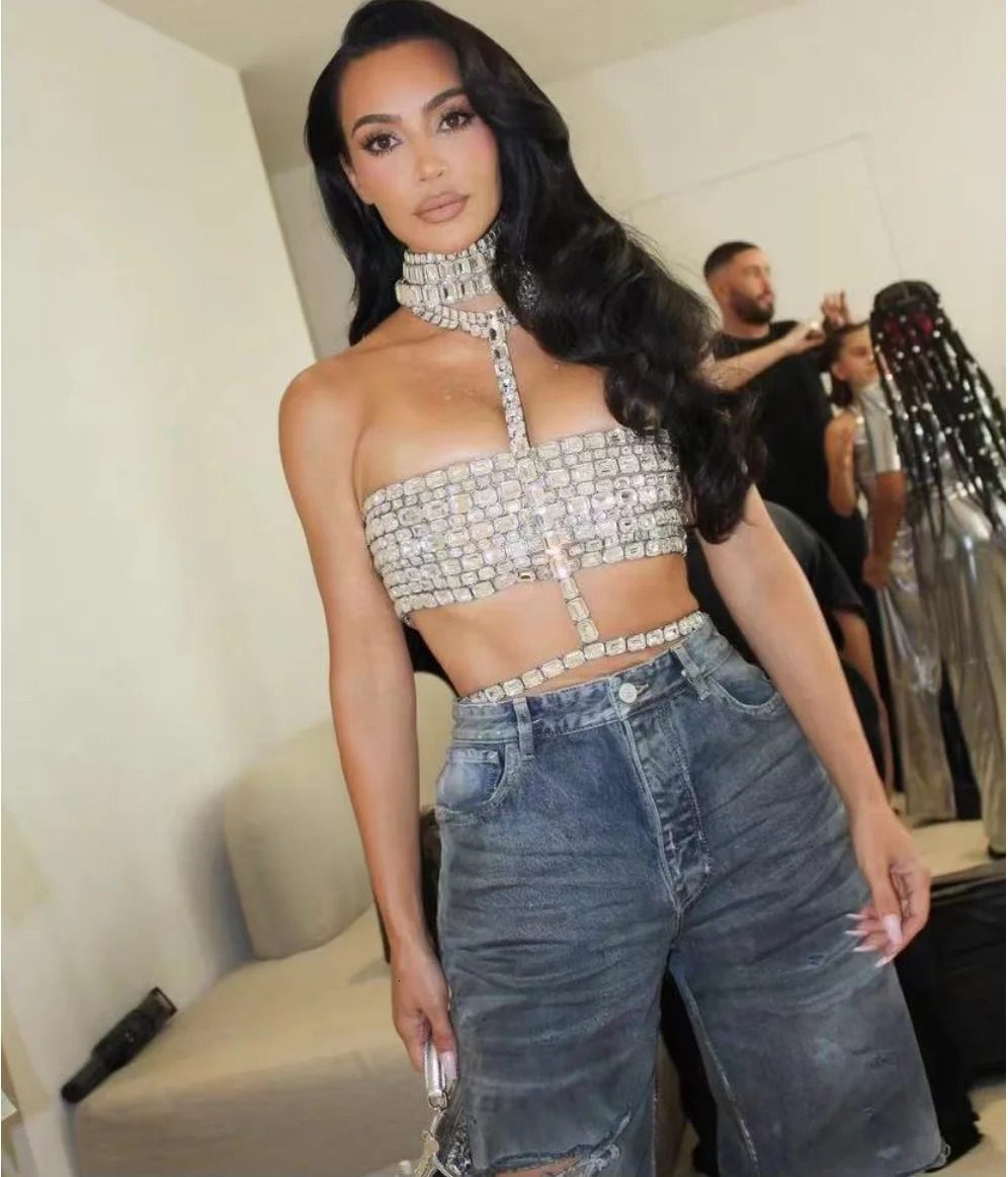 Arrival Shinning Big Crystal Celebrity Fashion Red Carpet Tops Women Sexy Halter Bodycon Tank Tops Po Shoot Wear 240603