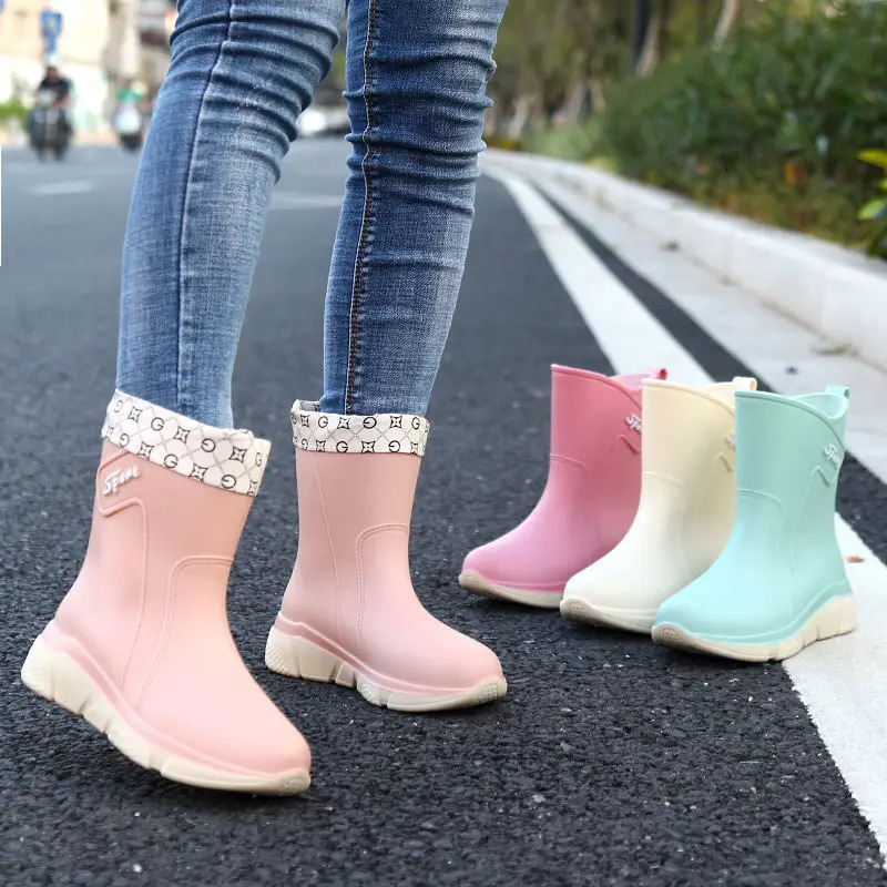 Fashion mid-calf womens rain boots adult rubber boots kitchen waterproof anti-slip cotton warm rain boots for all seasons 240618