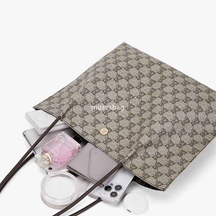High end Design New Large Capacity Women Shoulder Bag Retro Versatile Underarm Bag Mobile Bag Tote Commuter Bag Women Bag Student Party Backpack