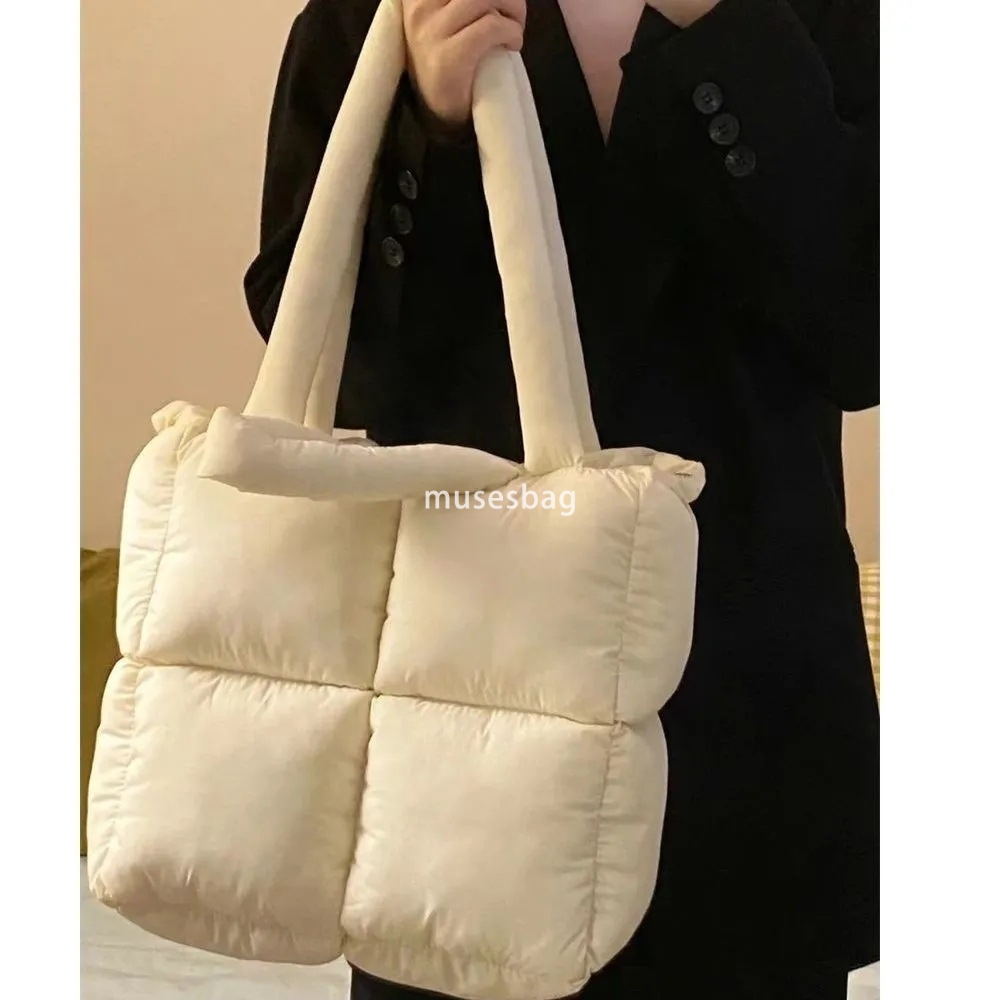Advanced Women's European and American Lingge Multi functional Soft Cotton Large Capacity Tote Bag for Autumn and Winter Simple and Versatile Und