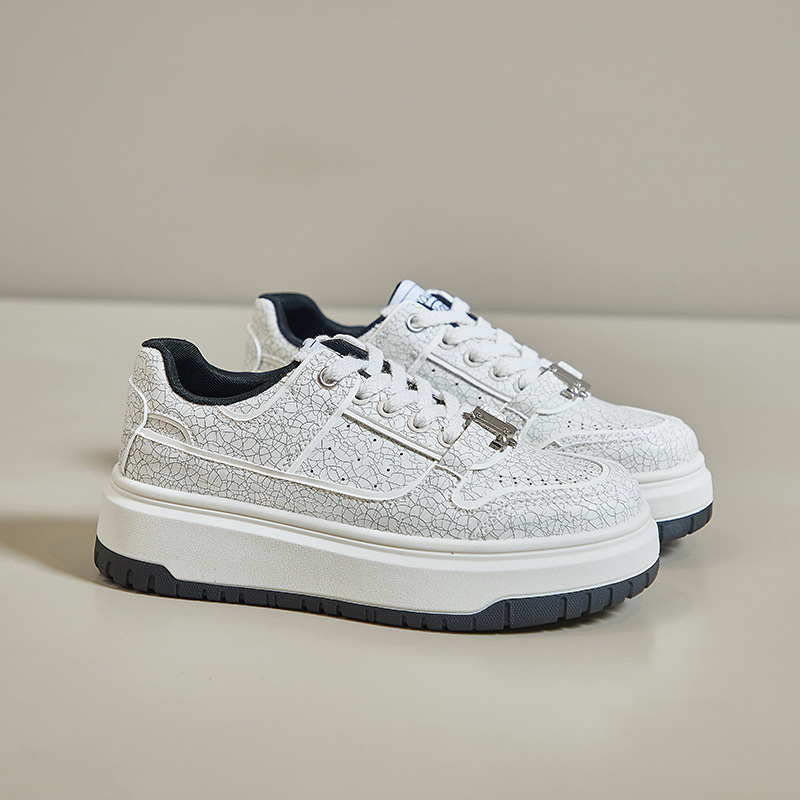 Designer Shoes In Black And White White Sneakers Women Casual Walking Shoes Outdoor Thick Bottom Sneaker