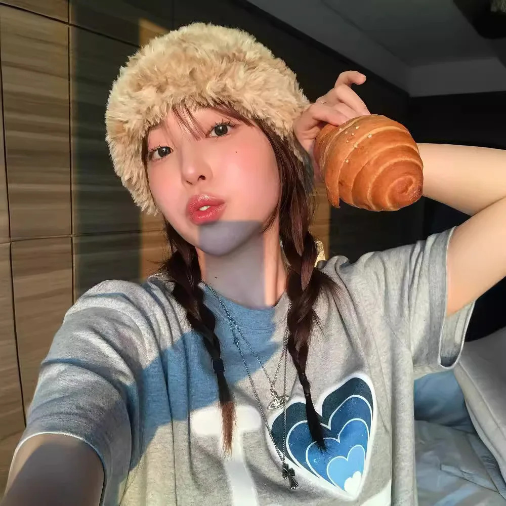 Heartshaped And Letter Print Loose Tshirt South Korea Song Zhiya Same Solid Color Short Sleeve Casual Top For Women 240617