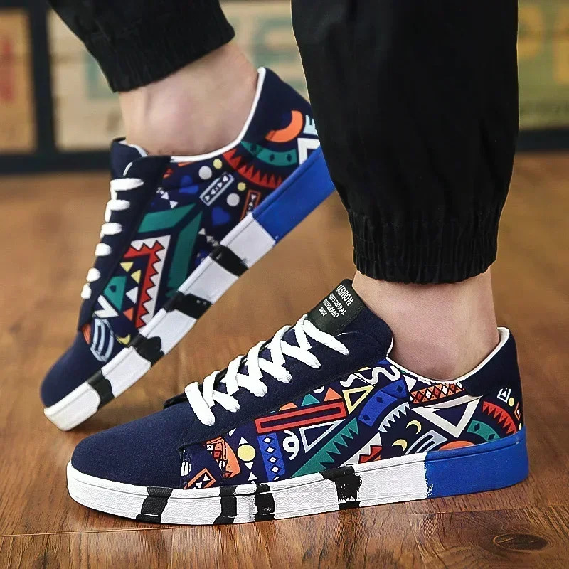 Graffiti canvas mens shoes outdoor mens shoes casual shoes printed fashionable flat vulcanized shoes mens zapatillas hombre 240617