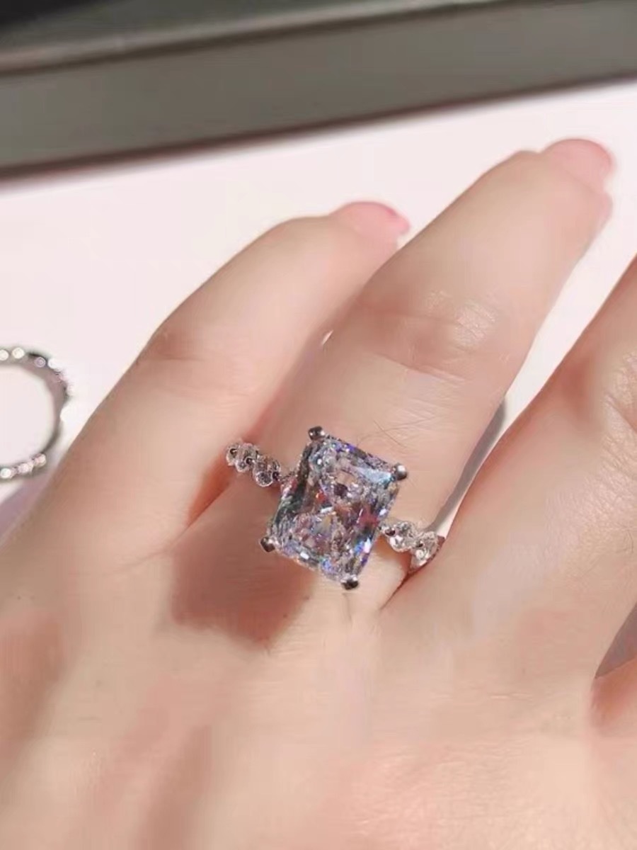 Elegant Ins Top Sell Wedding Rings Luxury Jewelry 925 Sterling Silver Princess Cut White Designer Topaz CZ Diamond Party Eternity Women Bridal Ring Fo