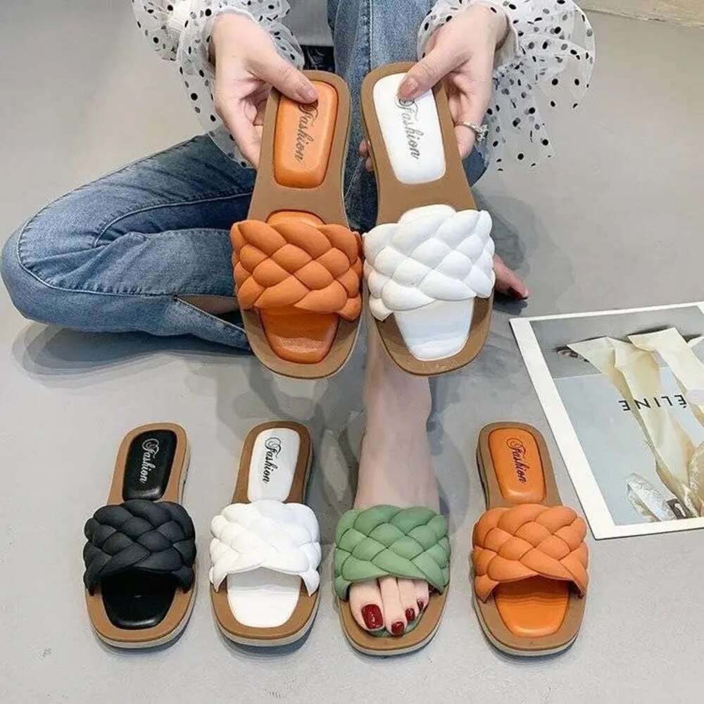 New Styles Summer Fashion Leather Flat Sandals Non-slip Soft Bottom Comfortable Slippers for Women