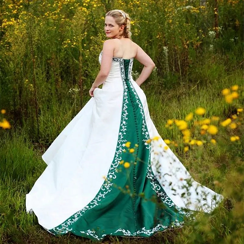 A-Line Elegant Embroidery Dress Strapless Green And White Satin Long Bridal Dresses Lace-Up Garden Country Wedding Gowns 2024 Plus Size Robe es