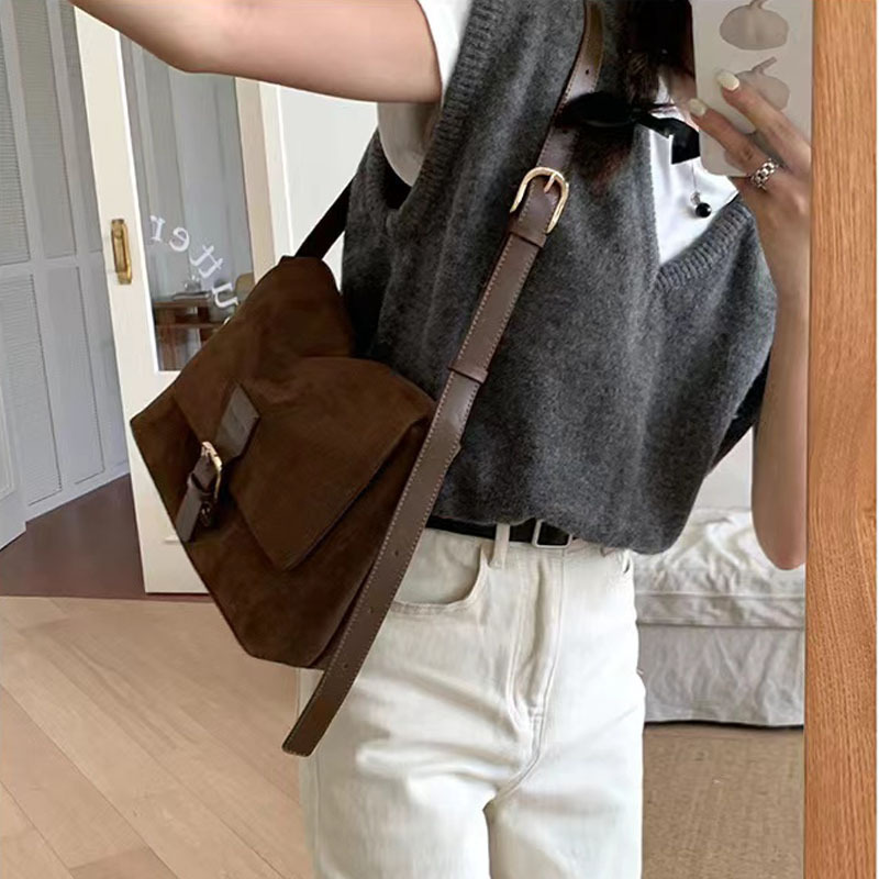 Street niche design Korean version of spring/summer women's bag new retro style velvet surface single shoulder underarm bag versatile casual cros