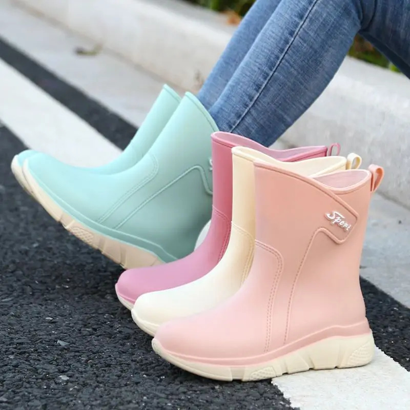 Fashion mid-calf womens rain boots adult rubber boots kitchen waterproof anti-slip cotton warm rain boots for all seasons 240618