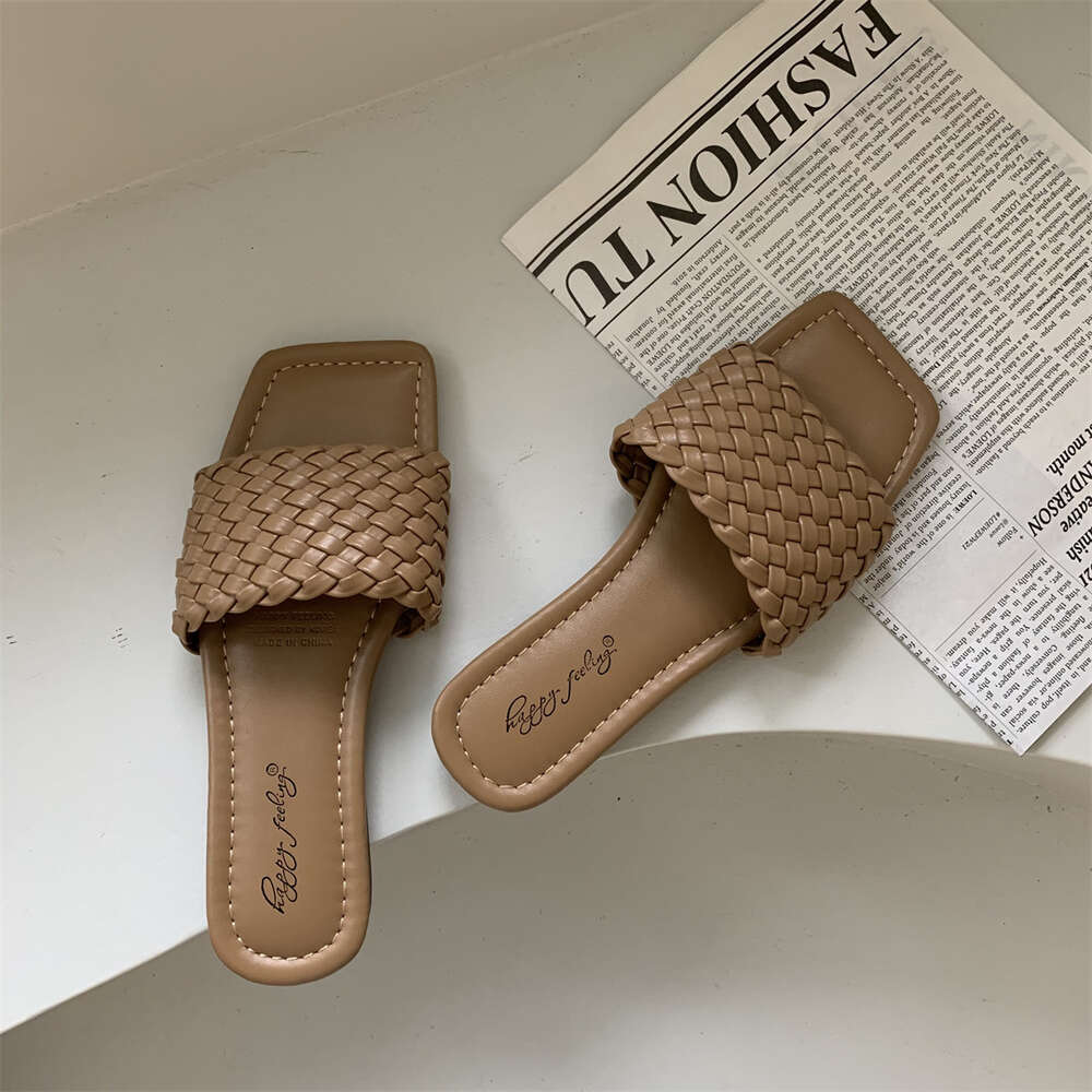 New Style designer sandals Transparent Slide Slippers Women designer shoes Fashion Summer Shoes Ladies Heeled Sandals Elegant slippers 41e