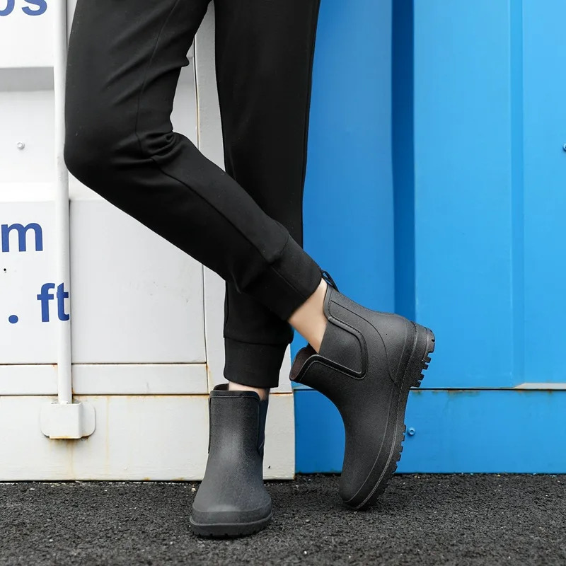 2024 Fishing Mens Short Tube Fishing Rain Boots Outdoor Rainy Waterproof Rubber Shoes Spring Comfortable Wading Water Boots 240618