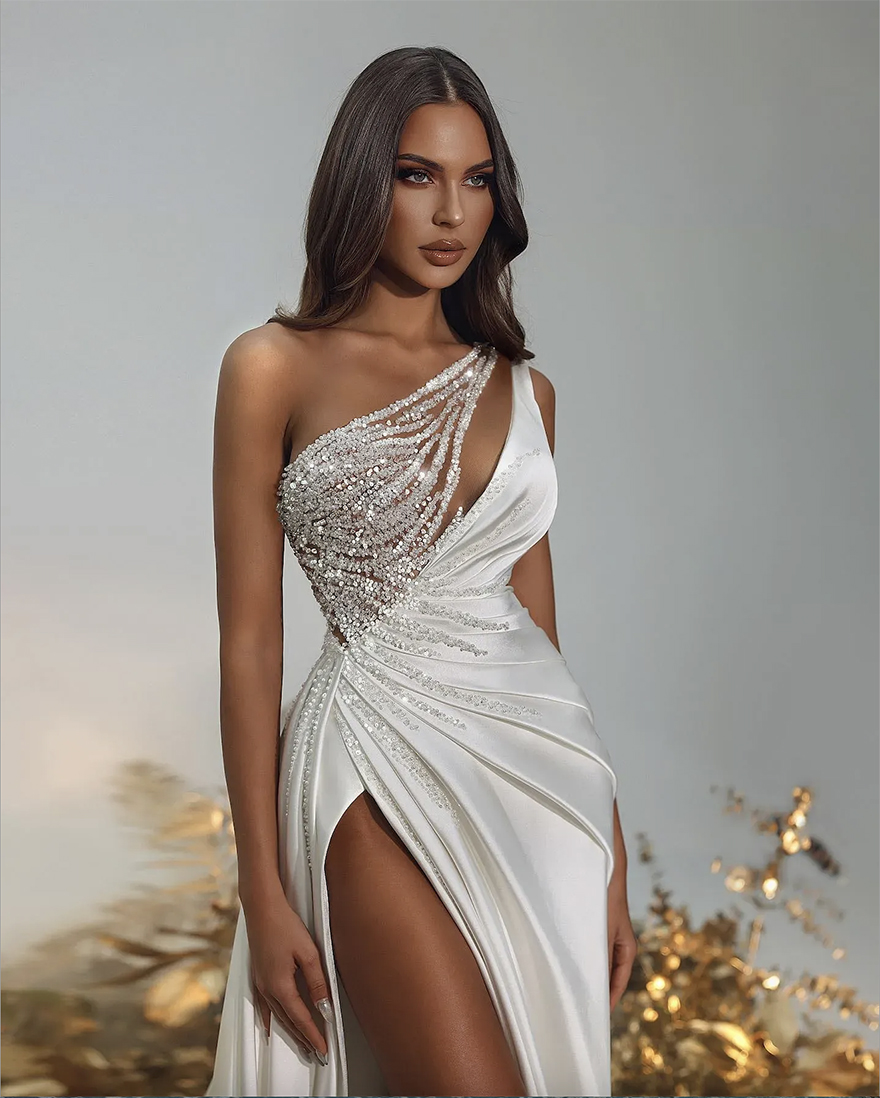 Stylish Pearls Wedding Dresses Sequined Bridal Gowns Sweetheart Necke A e Satin Side Split Sweep Train Vestido De Novia