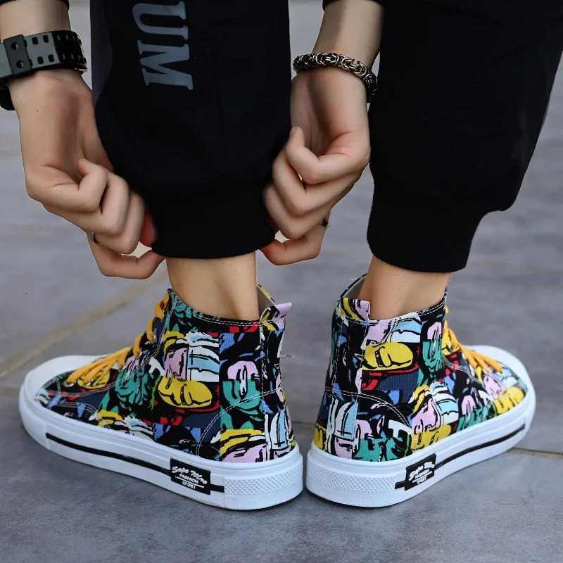 Cool Discount low-priced shoes graffiti canvas shoes mens sports shoes high-end couple style board casual mens tennis shoes 240617