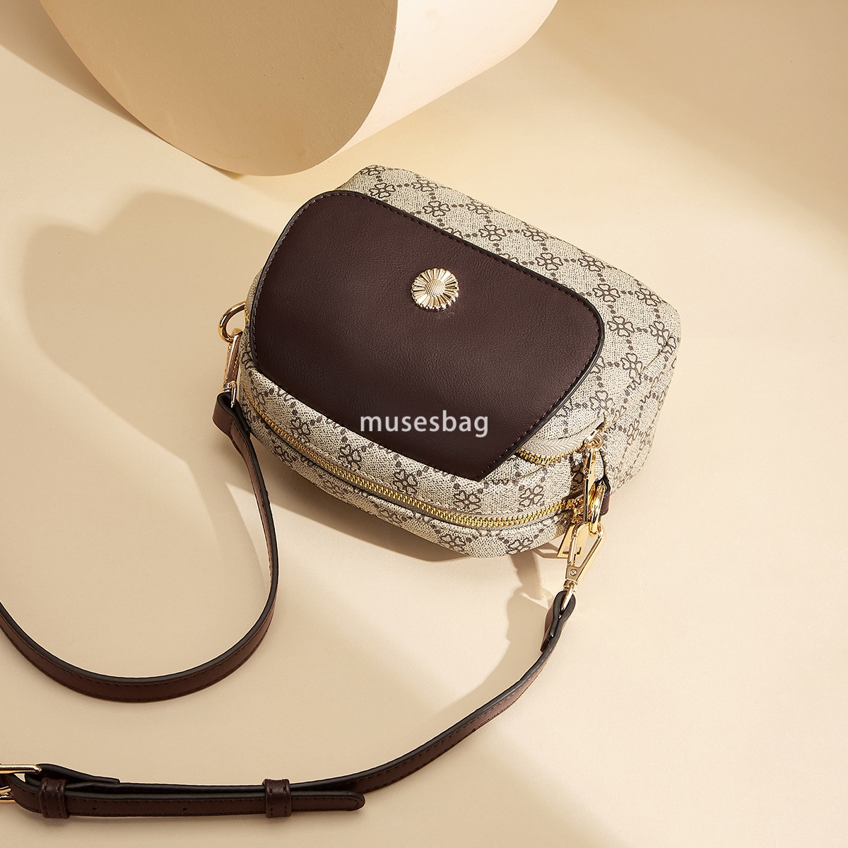 Street trend daily outfit fashion bag women's new popular color contrast versatile small capacity crossbody bag women's shoulder bag