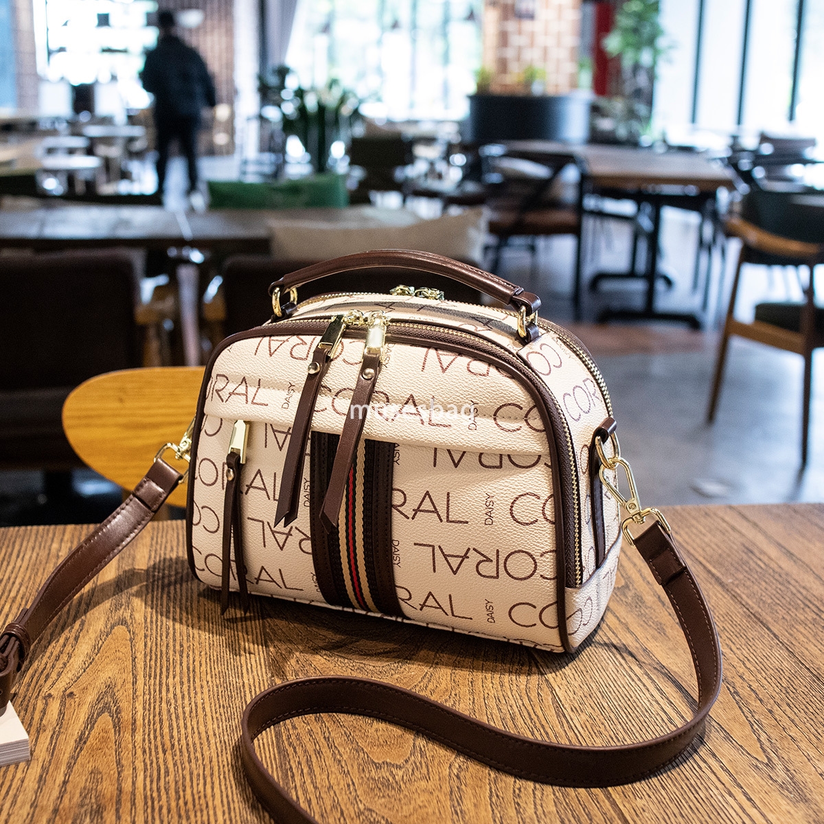 New European and American retro fashion niche design celebrity retro handbag handbag with contrasting color single shoulder women bag crossbody bag