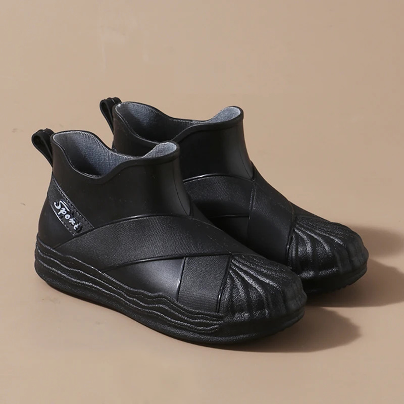 Short Fashion Rainshoes Womens Anti slip Summer Adult Thick Sole Durable Rubber Shoes Outdoor Waterproof Shoes on Rain 240618
