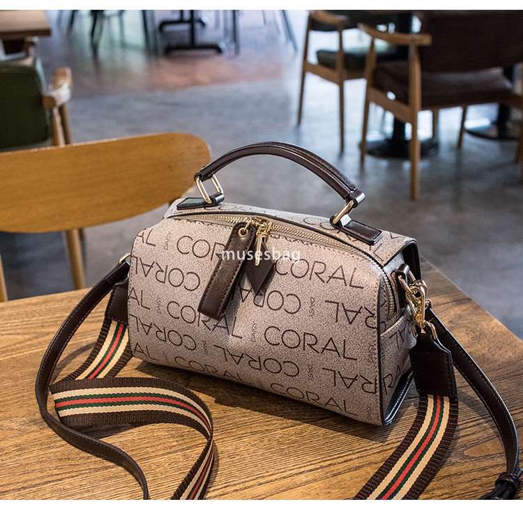 New bag for women large capacity Boston bag pillow bag fashionable contrasting color handbag casual shoulder bag crossbody bag