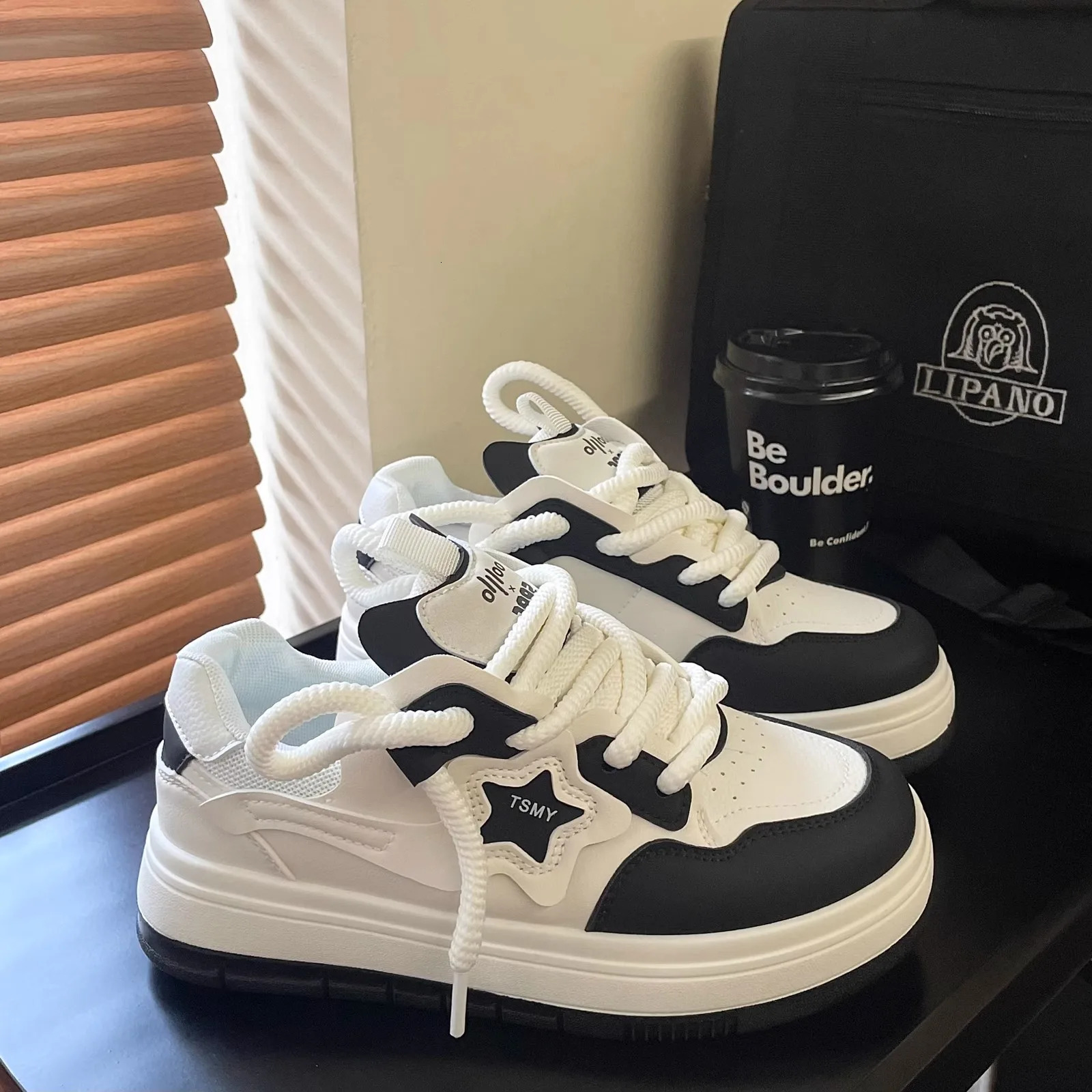 Women Platform Sneakers Star Design Lace Up Skateboard Flat Outdoor Comfortable Running Sports Shoes Tennis Jogging Sneakers 240618