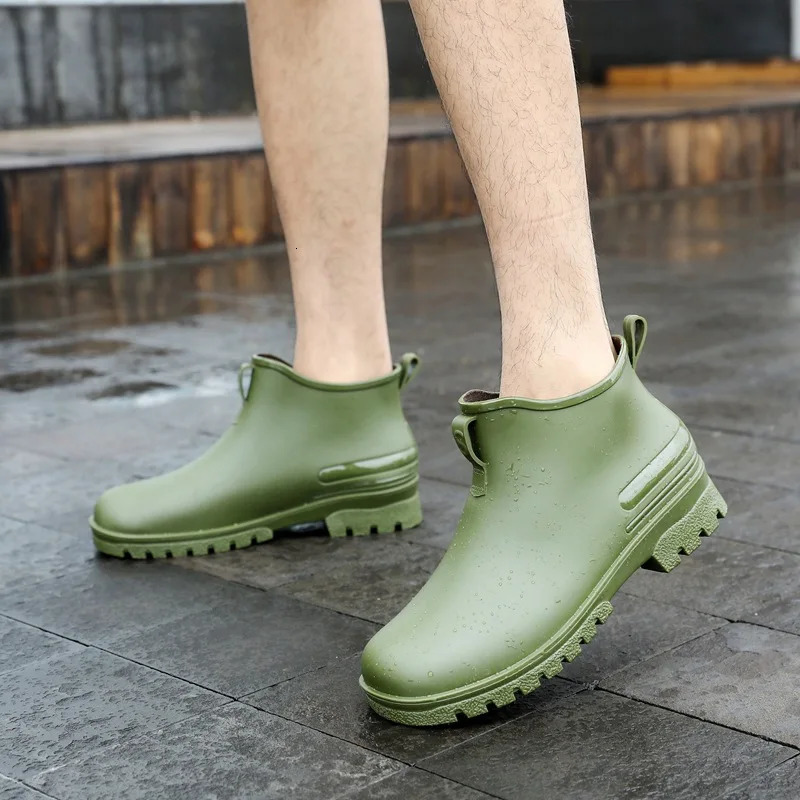 Fashion Man Rain Shoes Waterproof Non-slip Rubber Boots Man Casual Slip-on Flats Rain Boots Male Insulated Garden Galoshes 240618