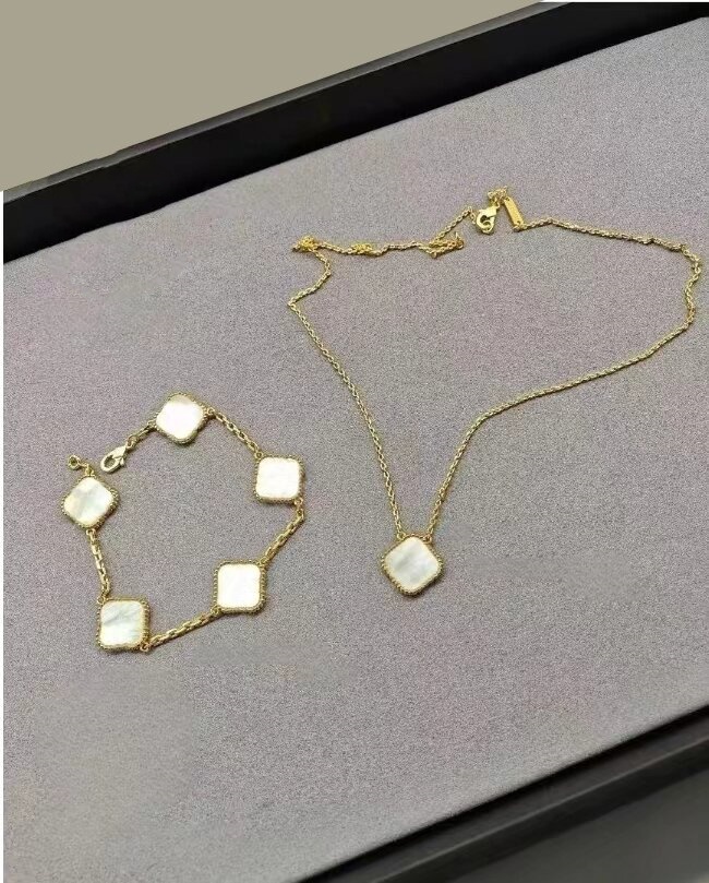 High quality Necklace bracelet Women's Gold Pendant Letters Titanium Steel Jewelry Girls Wedding Gift Party bracelet Designer Jewelry 2-piece set