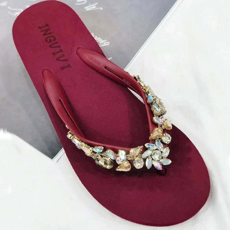 Slippers Women Glitter Flip Flops Summer Fashion Outdoor Rhinestone Chain Wedge Beach Slippers Jelly Hawaiian Flat Sandals 240618