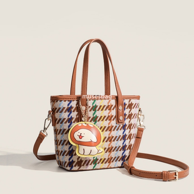 High quality women's designer classic fashion multifunctional PU crossbody bag with grid pattern portable vegetable basket simple and lightweight
