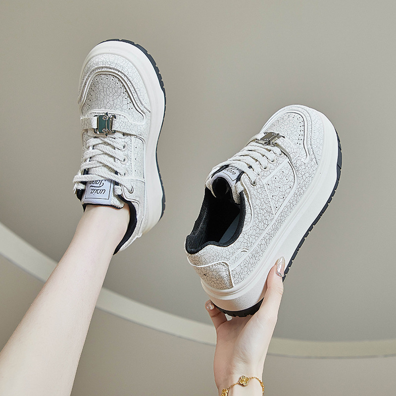 Designer Shoes In Black And White White Sneakers Women Casual Walking Shoes Outdoor Thick Bottom Sneaker