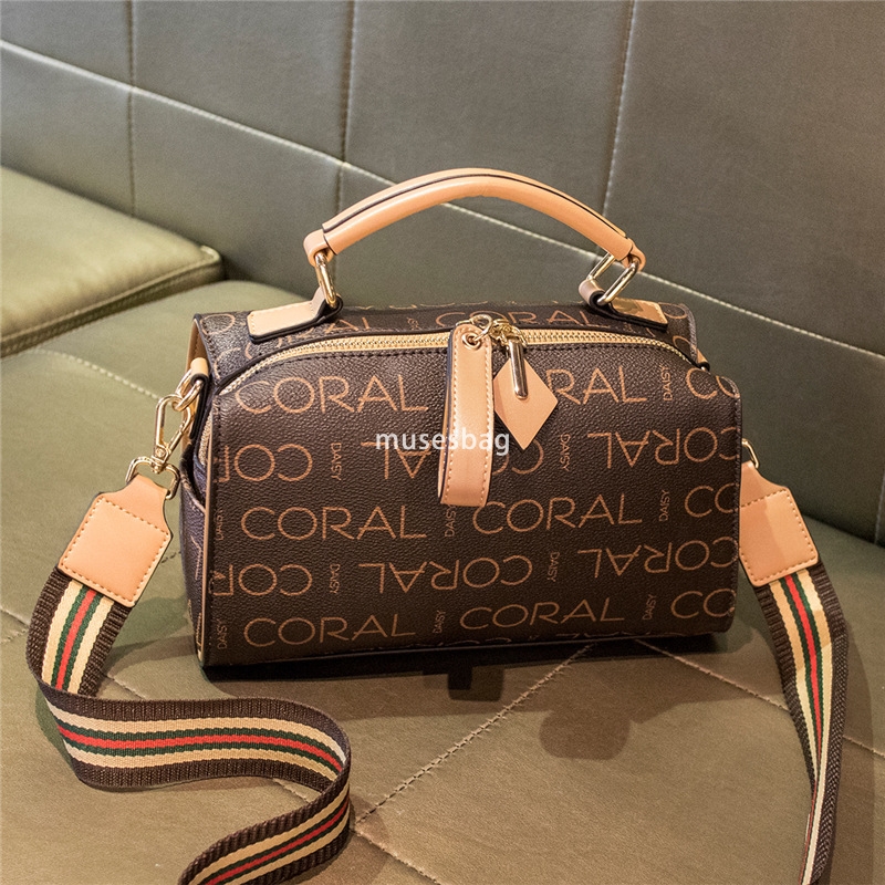 New bag for women large capacity Boston bag pillow bag fashionable contrasting color handbag casual shoulder bag crossbody bag