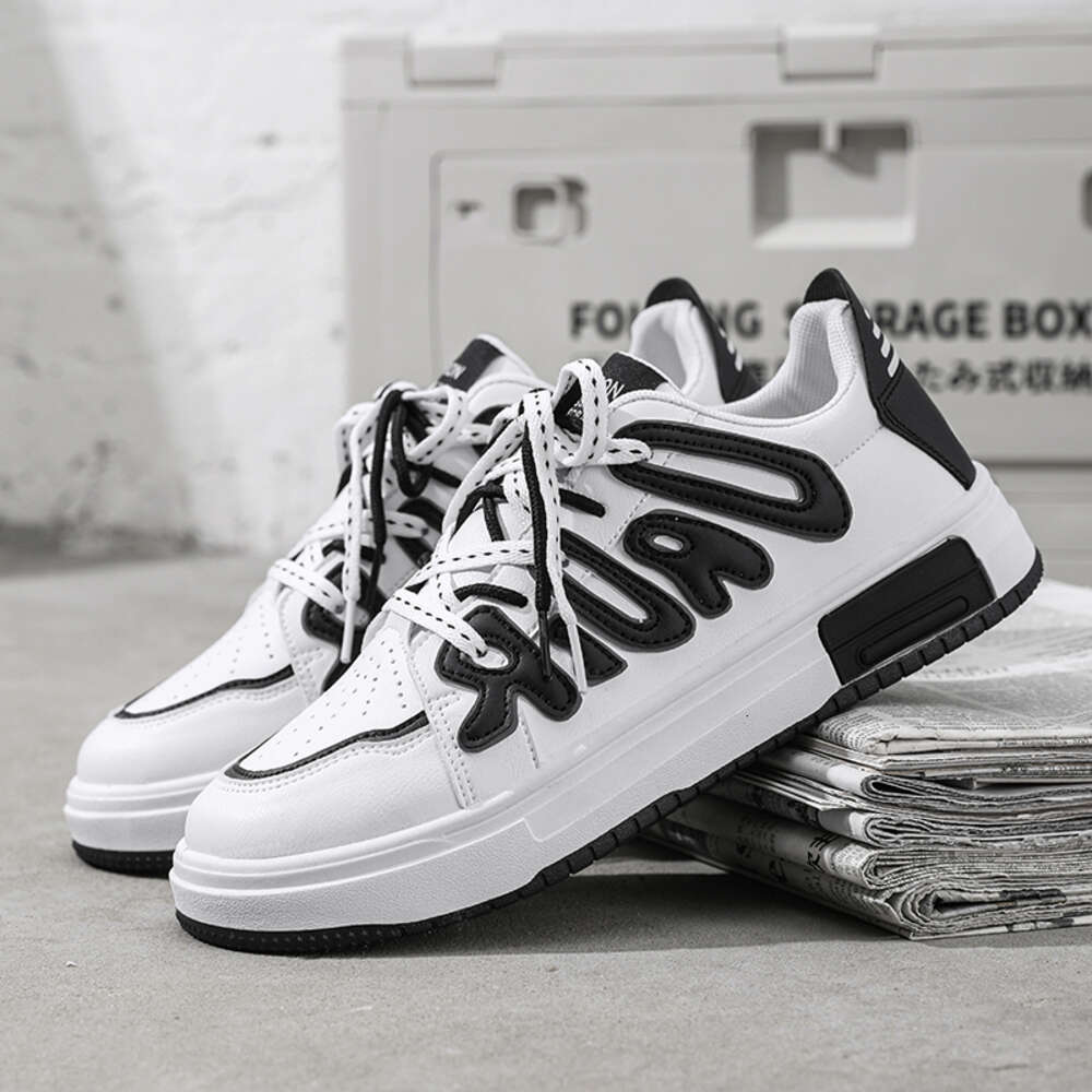 2024 New Summer Breathable Sports Trend All Match Increase Casual Mens Board Fashion Shoes