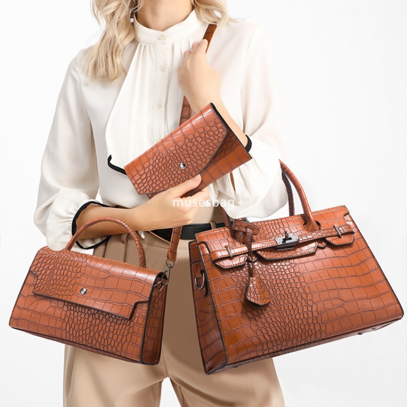 Designer Women's High Quality Multi functional Autumn/Winter Handbag Fashionable Trendy Diagonal Straddle Bag Large Capacity Three Piece Set Moth