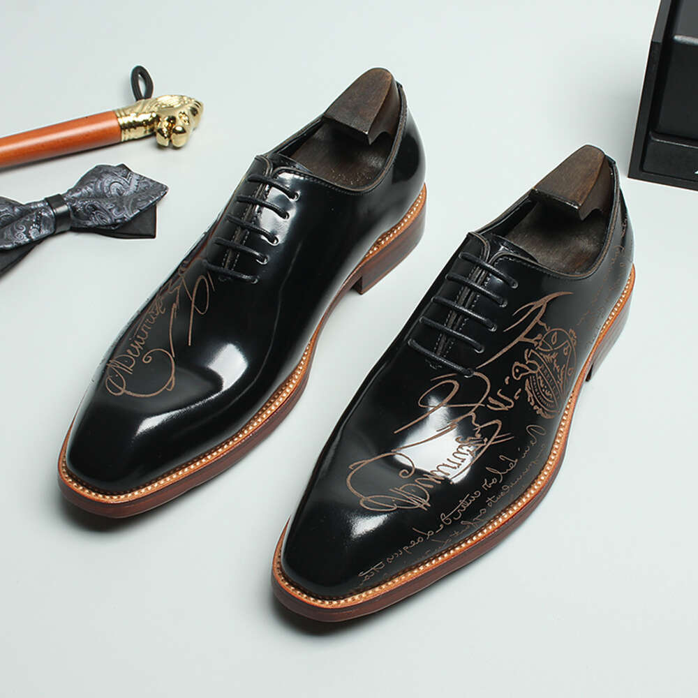 New D Autumn Square Headed Letter Carved Men S Business With Cowhide Top Layer And Bright Fashion Gentlemen Leather Shoes Ddmysaturn