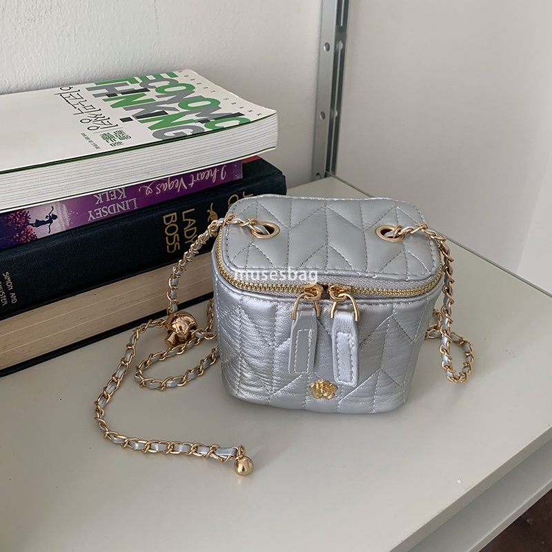 Trendy and fashionable niche design diamond grid small fragrant style chain bag women new fashionable summer small square bag versatile Instagram cros
