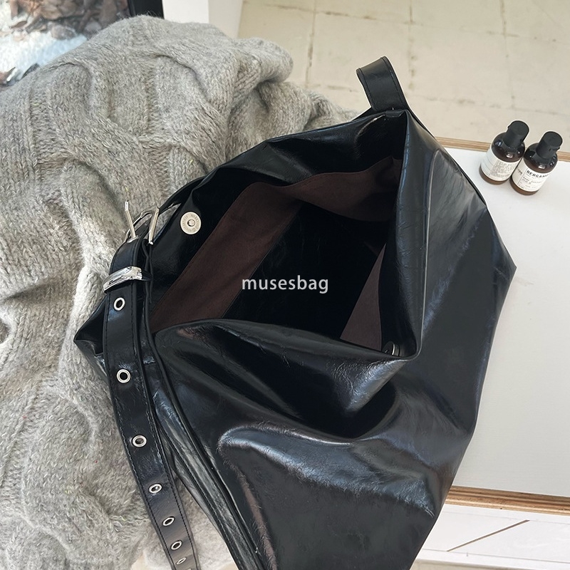 New Fashion Trend Daily Matching Black Soft Leather Large Capacity Commuter Casual Tote Bag Women's Bag Korean Fashion One Shoulder Crossbody Bag