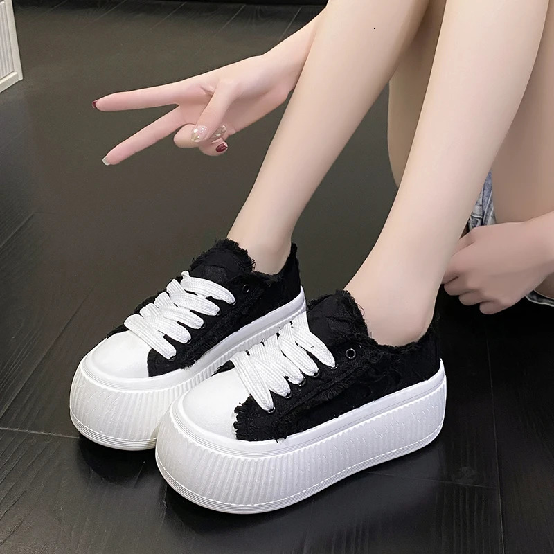 Fashion Comfortable Platform Sneakers for Women Black/White Lace Canvas Shoe 6Cm Thick Sole Increases Height Vulcanized Shoes 240619
