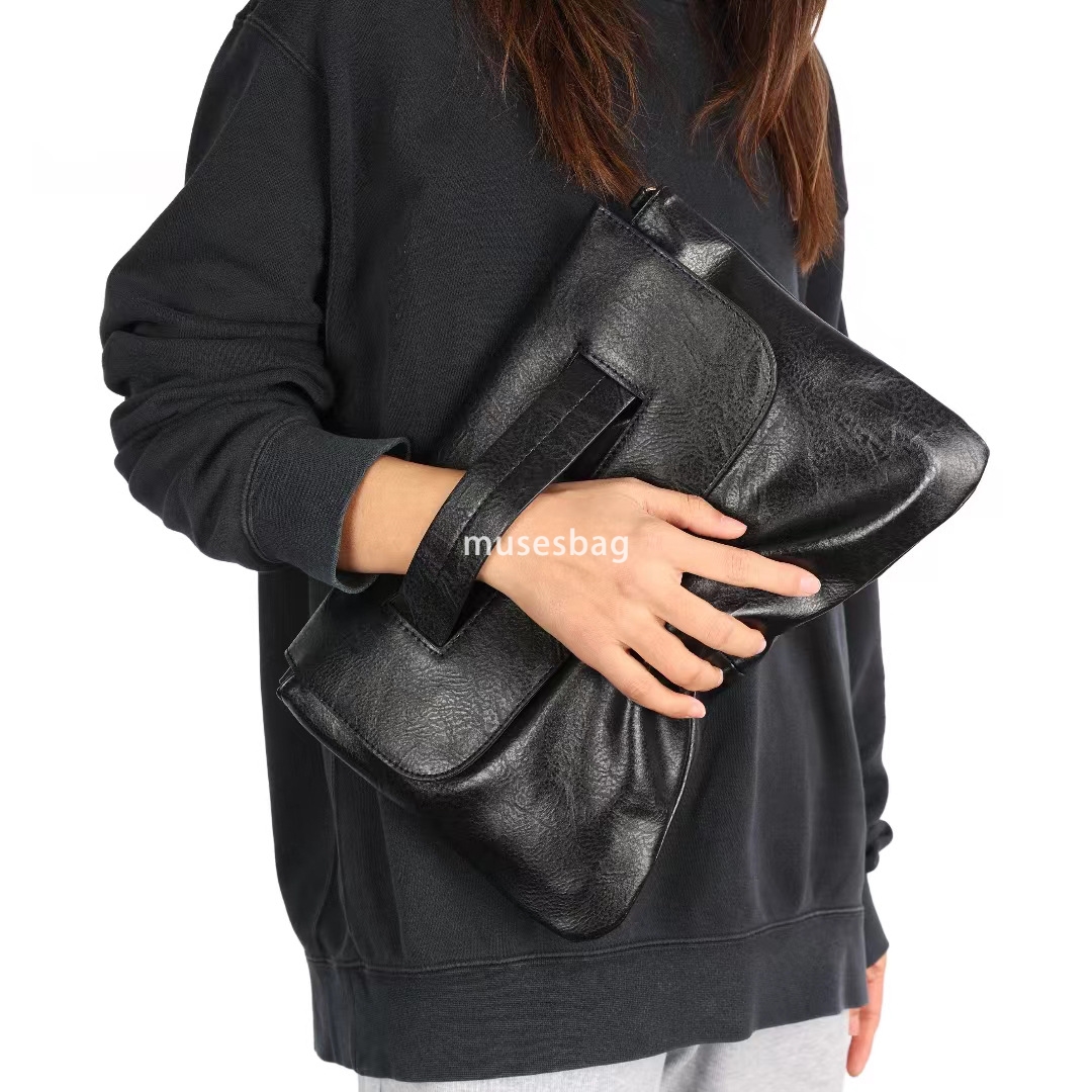Urban Simplicity and Elegant Spring/Summer New Large Capacity Handheld Bag Banquet Bag Letter Envelope Bag Hot selling Cross border Women's Bag i