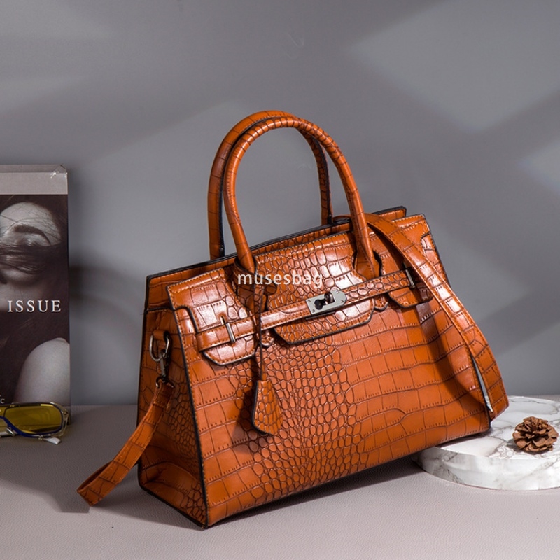 Designer Women's High Quality Multi functional Autumn/Winter Handbag Fashionable Trendy Diagonal Straddle Bag Large Capacity Three Piece Set Moth