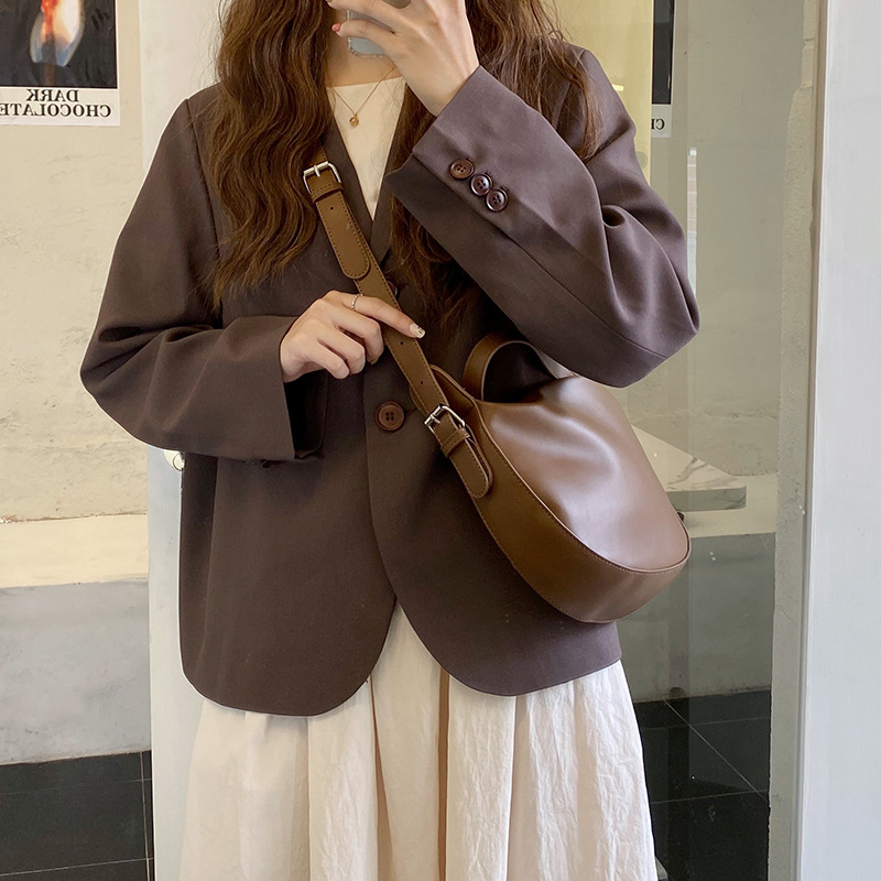 Soft leather material large capacity saddle bag single shoulder diagonal cross women bag autumn and winter ins texture student casual soft shoulder ba