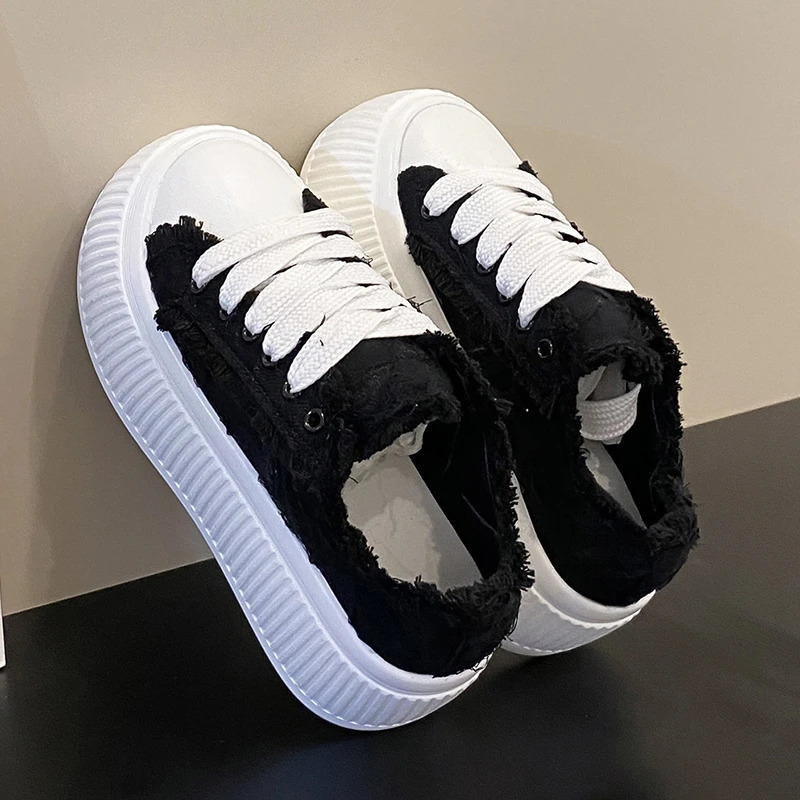 Fashion Comfortable Platform Sneakers for Women Black/White Lace Canvas Shoe 6Cm Thick Sole Increases Height Vulcanized Shoes 240619