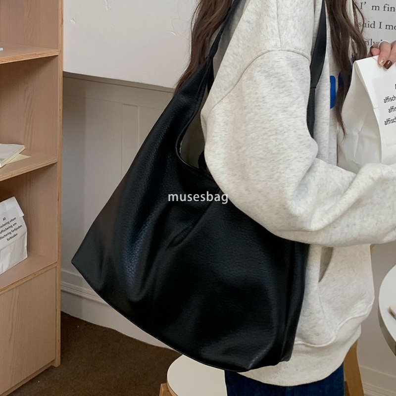 High Quality Women's Designer Large Capacity Korean Fashion Soft Leather Retro Multi functional Single Shoulder Underarm Bag Commuter Mother Chil