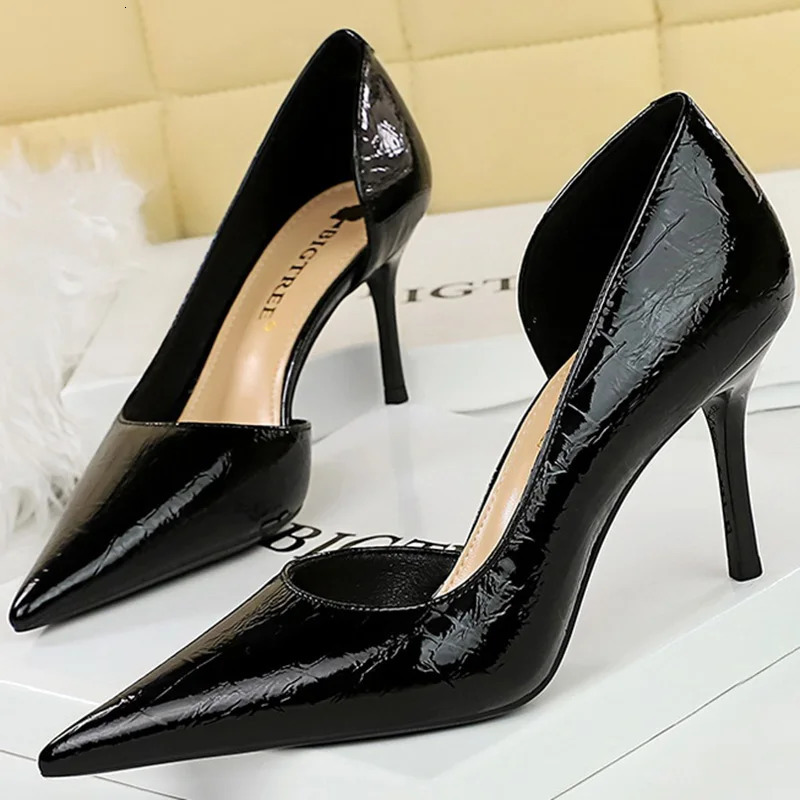 Western Style Party Women Shoes 8cm Thin High Heels Shallow Pointed Toe Side Hollow Serpentine Retro Ladies Elegant Pumps Brown 240619